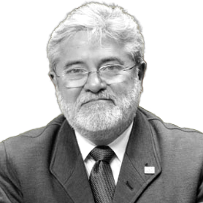 Dr. Fausto Rodríguez